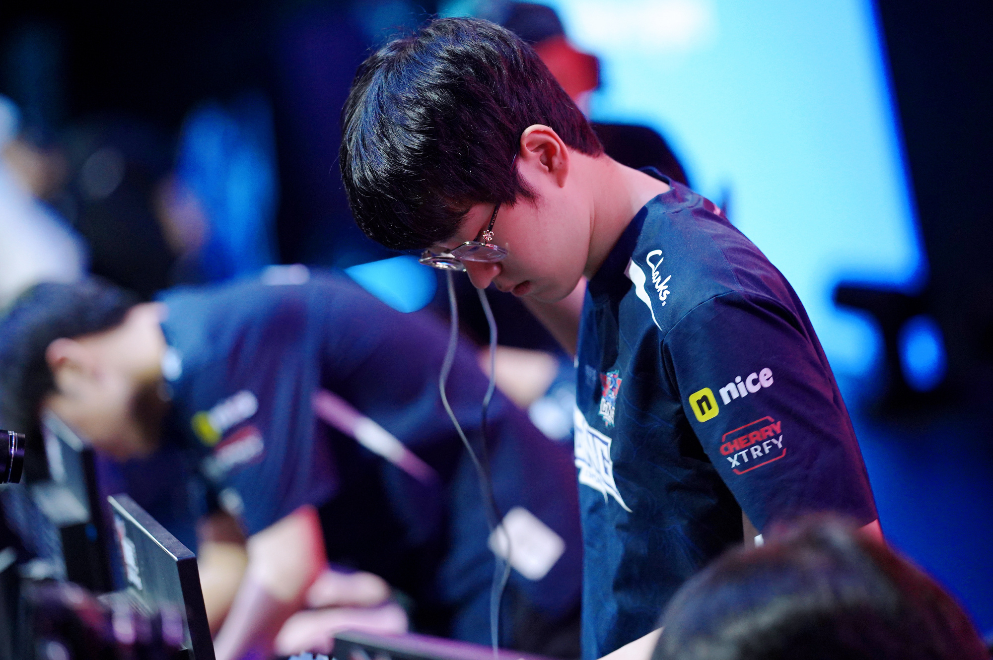 关于从Scout在拜仁比赛中刷新纪录到尼斯窗口期防线松动，费城76人转会期状态回暖的信息