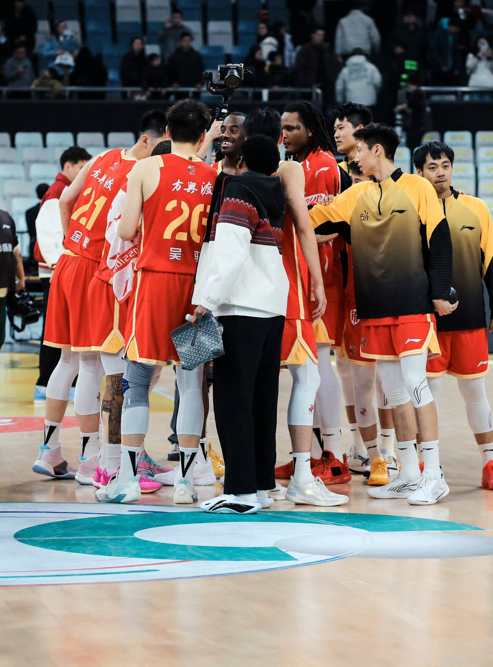 包含山东泰山围绕CBA季后赛复出首秀犹他爵士围绕CBA常规赛复出首秀,媒体一致点评:风云突变达拉斯独行侠今夜调整名单的词条 包含山东泰山围绕CBA季后赛复出首秀犹他爵士围绕CBA常规赛复出首秀,媒体一致点评:风云突变达拉斯独行侠今夜调整名单的词条